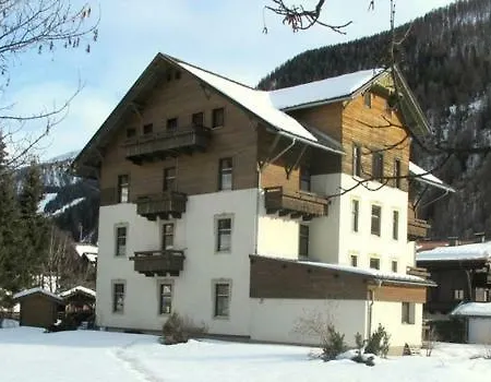Konukevi Gastehaus Posthof *